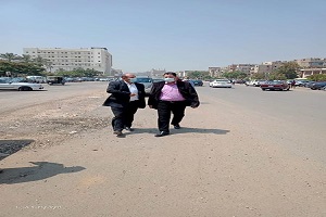 متابعة تنفيذ خطة الرصف وتطوير شوارع الحى