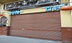 استمرار غلق المحال الغير مرخصة بنطاق الحي