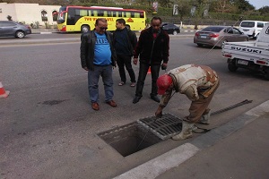 تطهير بالوعات صرف الأمطار