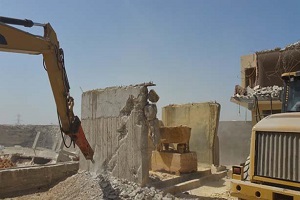 رئيس حي طره يقود حملة لإزالة المباني المخالفة