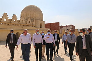 محافظ القاهرة يتفقد أعمال تطوير القاهرة التاريخية