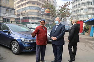 محافظ القاهرة يتفقد عدد من ساحات الإنتظار بوسط المدينة