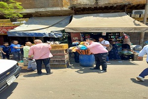 حمله لرفع الإشغالات بكافة شوارع الحي