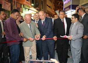 محافظ القاهرة وثلاث وزراء يتفقدون شارع الألفي وسراي الأزبكية