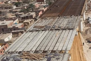 استكمال العمل في مشروع كوبري عين الصيره