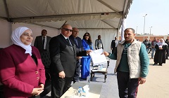 محافظ القاهرة يشهد تسليم 224 باكية لتجارة الخردة في سوق التونسي