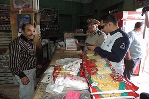 تحرير 3 محاضر مخالفة وتنفيذ عدد من الحملات التموينية والبيطرية بحي 15 مايو