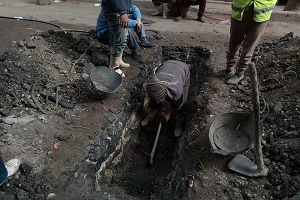 المتابعة الميدانية للصرف الصحي  للحي 