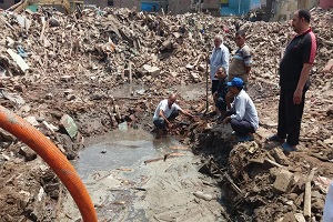 متابعةاعمال اصلاح مواسير مياه 