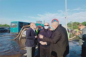 محافظ القاهرة يتفقد عدد من أحياء العاصمة للإشراف على عمليات شفط المياه وتسيير الحركة المرورية