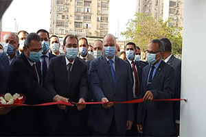 وزير البترول والثروة المعدنية ومحافظ القاهرة يفتتحان محطة تموين السيارات بالغاز الطبيعي