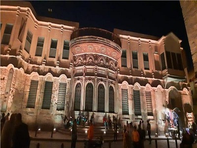 السياحة والآثار: إنتهاء المرحلة الأولى من تطوير أنظمة الإضاءة بشارع المعز