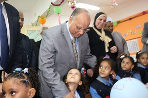 محافظ القاهرة يتفقد عدد من المدارس في بداية العام الدراسي الجديد